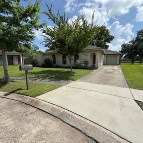 residential landscaping by Lawn and Property reviewed on August 17, 2025