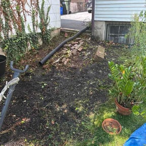 Flower Bed Weeding by Peak Lawns LLC reviewed on September 1, 2026