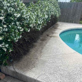 Bush Trimming by J&amp;E Lawn care reviewed on April 18, 2026