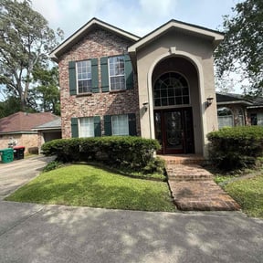 yard service by Aaron's Landscaping and Tree services reviewed on August 20, 2025