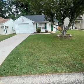 landscaping by ON SITE LAWN SERVICE LLC. reviewed on December 18, 2025