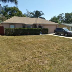 Bush Trimming by Mahan lawn care reviewed on August 15, 2025