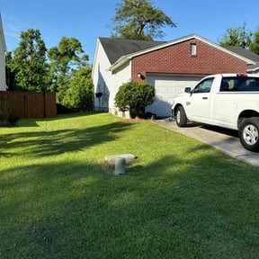 landscaping services by Michael's Lawn Maintenance reviewed on August 18, 2025