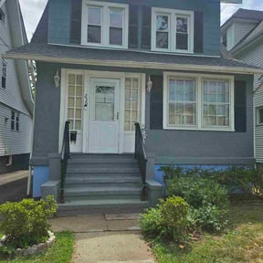 Bush Trimming by Mowtown landscaping  reviewed on December 11, 2025