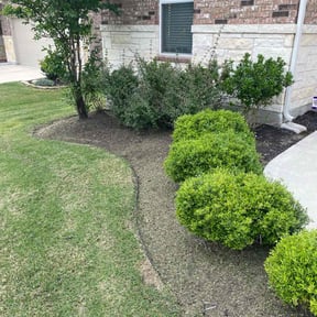 Flower Bed Weeding by Lawn Mowing Sccott reviewed on August 19, 2025