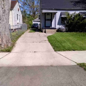 yard service by Home Grown Mowing reviewed on August 21, 2025