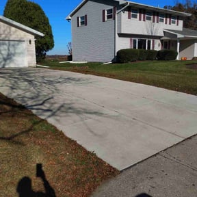 yard care by BENNETT LINKS SOLUTIONS reviewed on August 16, 2025