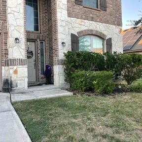 Bush Trimming by Caesar’s Premier Landscaping reviewed on August 17, 2025
