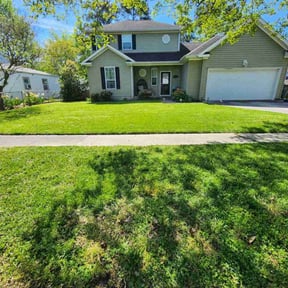 lawn care services by Dj lawn service reviewed on April 18, 2024