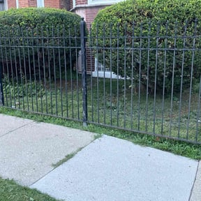 Bush Trimming by Total Perimeter Solutions, LLC reviewed on November 26, 2025