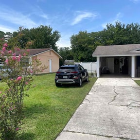 landscape maintenance by Vegas Lawn Guru reviewed on August 21, 2025