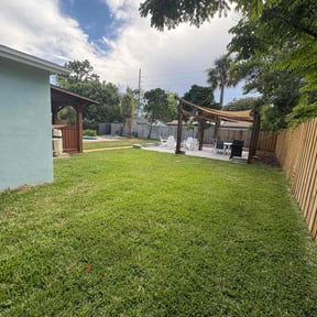 lawn care services by Aparicio Lawn Care reviewed on August 1, 2022