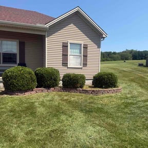 Flower Bed Weeding by Wesley’s Chico Lawn Care reviewed on August 21, 2026