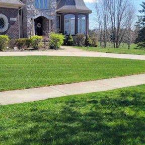 yard service by Randy&#039;s lawncare reviewed on November 18, 2025