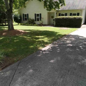lawn maintenance by Paul's lawn mowing and more reviewed on August 21, 2025