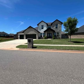 landscape maintenance by Diversified Lawn Care LLC reviewed on August 17, 2025