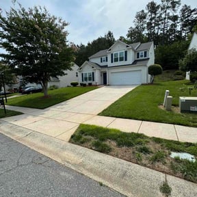 lawn maintenance by Zayt Lawncare reviewed on September 7, 2025