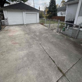 Leaf Removal by DRAZ OUTDOOR CARE reviewed on September 16, 2025