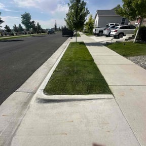 landscape maintenance by PineCrest Landscaping LLC reviewed on August 20, 2025