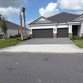 grass maintenance by Lawn Men at Work reviewed on August 16, 2025