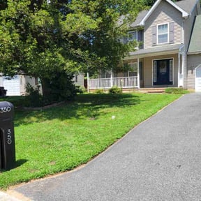 yard service by Tansol LLC reviewed on August 17, 2025