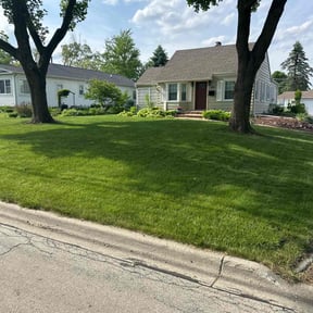 residential landscaping by Ron's lawn care reviewed on August 21, 2025