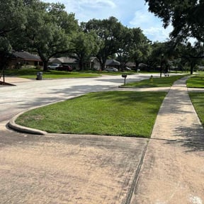 yard service by Yard Bandit Lawn Services reviewed on August 16, 2025