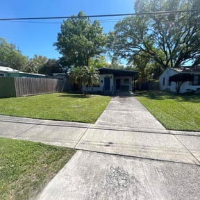 yard care by Cm lawn care reviewed on August 19, 2025