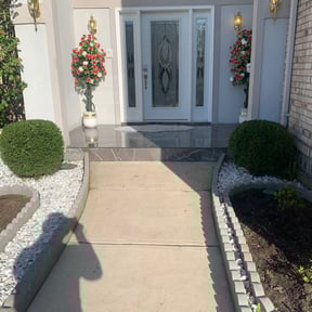 Bush Trimming by Washington Lawn Service reviewed on August 16, 2025