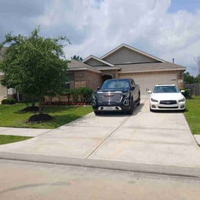 yard service by D&C Precision lawn care reviewed on August 20, 2025