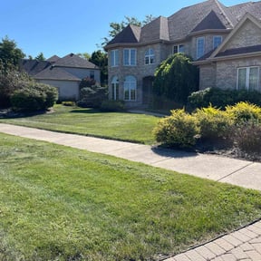 grass cutting by Edged2The Tee reviewed on May 7, 2024