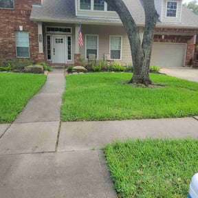 landscaping by Smith's reviewed on August 15, 2025