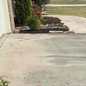 Leaf Removal by Klvyardcare reviewed on August 21, 2025