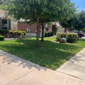 landscape maintenance by Krahns Lawn Services reviewed on August 20, 2025