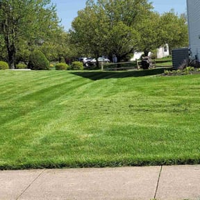 residential landscaping by Jay Jay & W Landscaping, LLC reviewed on August 19, 2025
