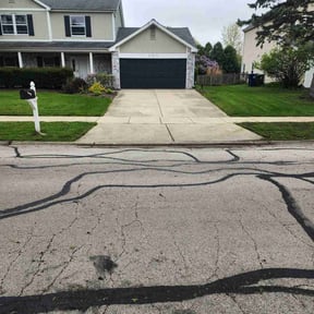 yard maintenance by Smack Down lawns and tractor services reviewed on November 21, 2025