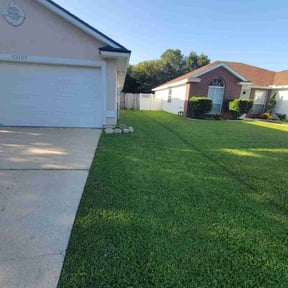 residential landscaping by Savage Lawn reviewed on January 5, 2026