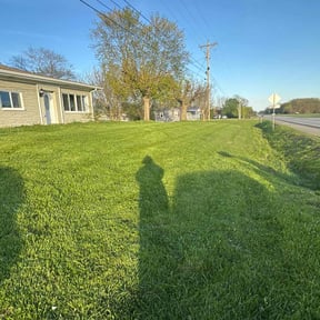 yard service by Raincrow Landscape and Mowing reviewed on August 21, 2025