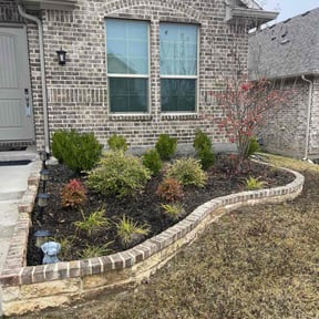 Flower Bed Weeding by Blue Diamond Cleaning Services reviewed on January 8, 2026