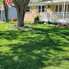 lawn service by Full Circle Lawn & Landscape reviewed on April 22, 2024