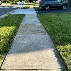 residential landscaping by GreenCut Lawn Care reviewed on August 15, 2025