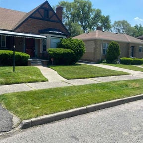 lawn care services by FOlawn reviewed on September 13, 2023