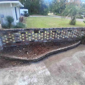 Flower Bed Weeding by TG CLEANING COMPANY LLC reviewed on November 19, 2025