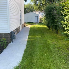 turf maintenance by Iroc's Lawn Care reviewed on March 22, 2024