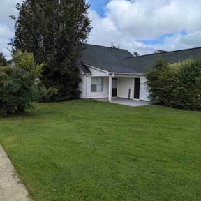 yard care by RJ Family Landscaping reviewed on December 16, 2025