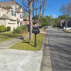 lawn maintenance by Omaha Lawnscaping Solutions reviewed on September 10, 2025