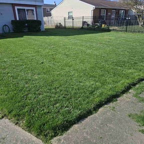 yard care by Exclusive Lawn Service reviewed on August 21, 2025