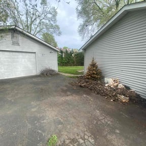 Leaf Removal by Southern Services reviewed on August 20, 2025