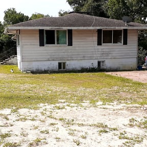 Bush Trimming by 2 Palms Lawn Care reviewed on August 18, 2025