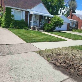 yard maintenance by PWS lawn care reviewed on August 15, 2025